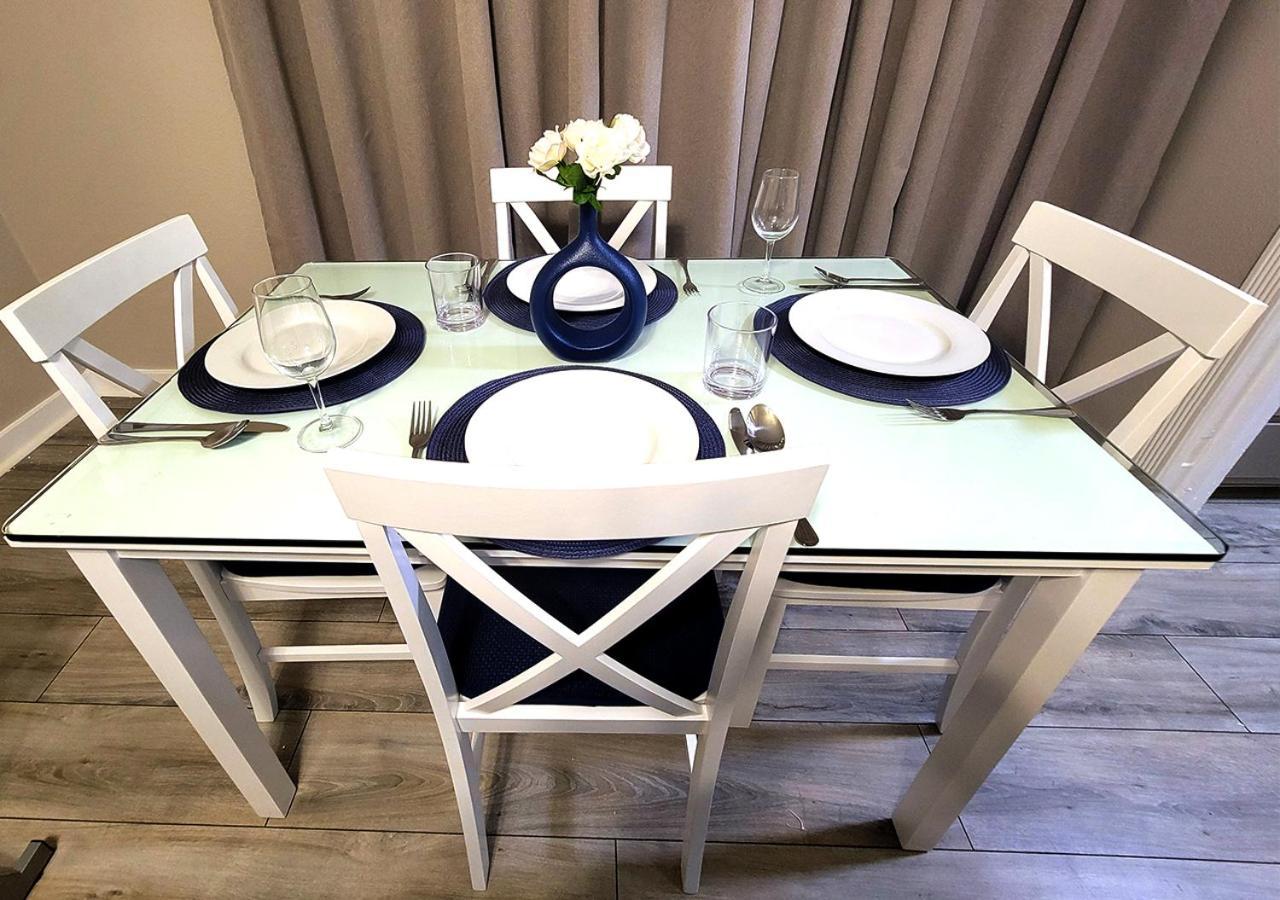 'לונג ביץ Beautiful Guesthouse, Sleeps 4 - Kitchen, Private Laundry, Ac, Parking, 65' Tv, Close To Stores, Restaurants & Beach מראה חיצוני תמונה